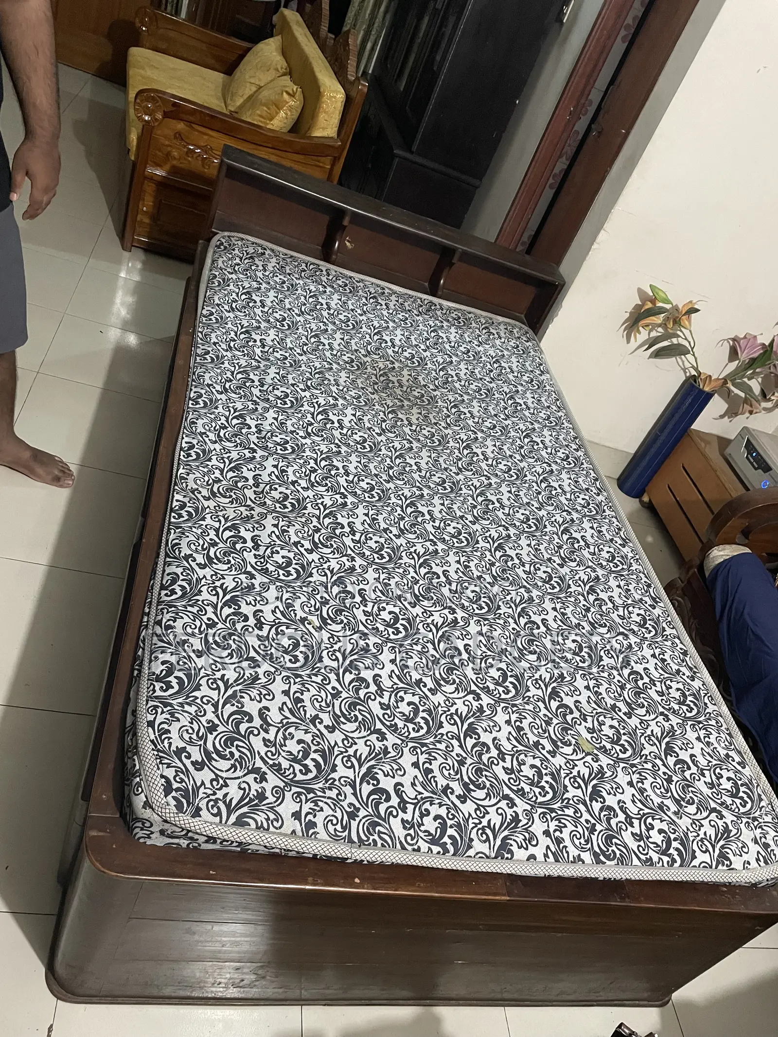 4ft X 6.7ft Single Wooden Bed With Comfortable Mattress