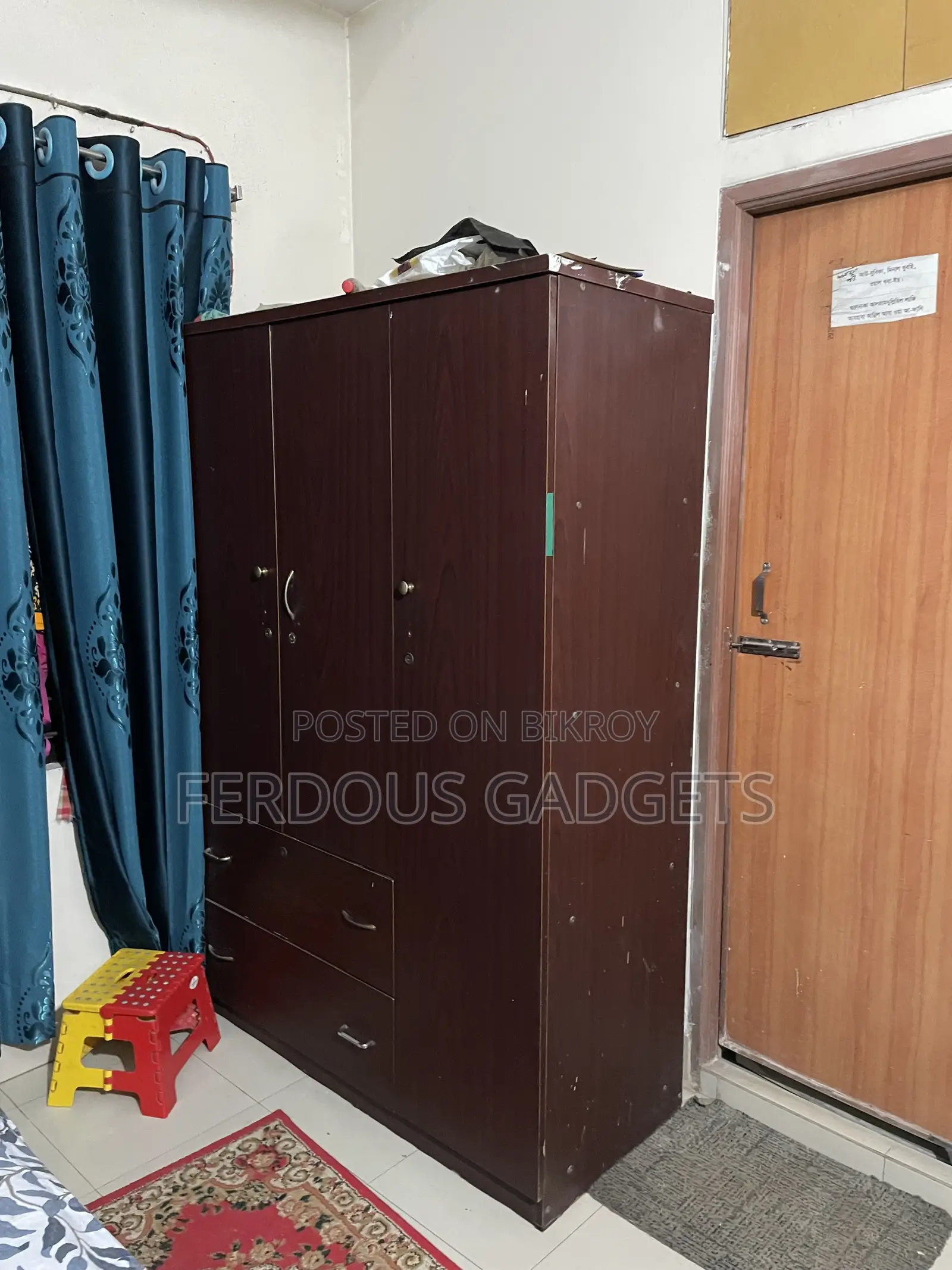 3 Door Wooden Wardrobe / Almirah With Drawers (Good Condition)