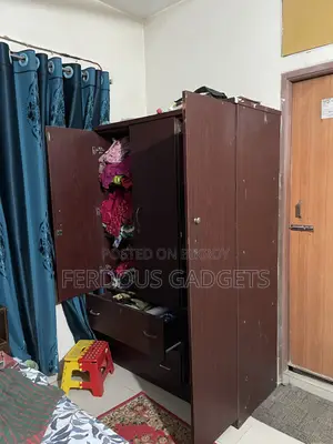 3 Door Wooden Wardrobe / Almirah With Drawers (Good Condition)