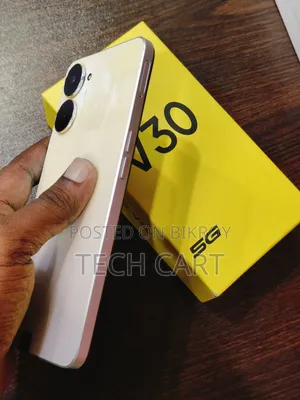 Realme V30 128 GB Gold