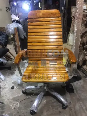 Curvy Linear Wooden Boss Chair Ctg Shegun (FCWC 1)