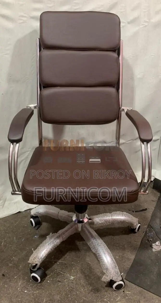 Boss Chair cum Executive Swivel Hydraulic Chair-360 Degree Rotation (F