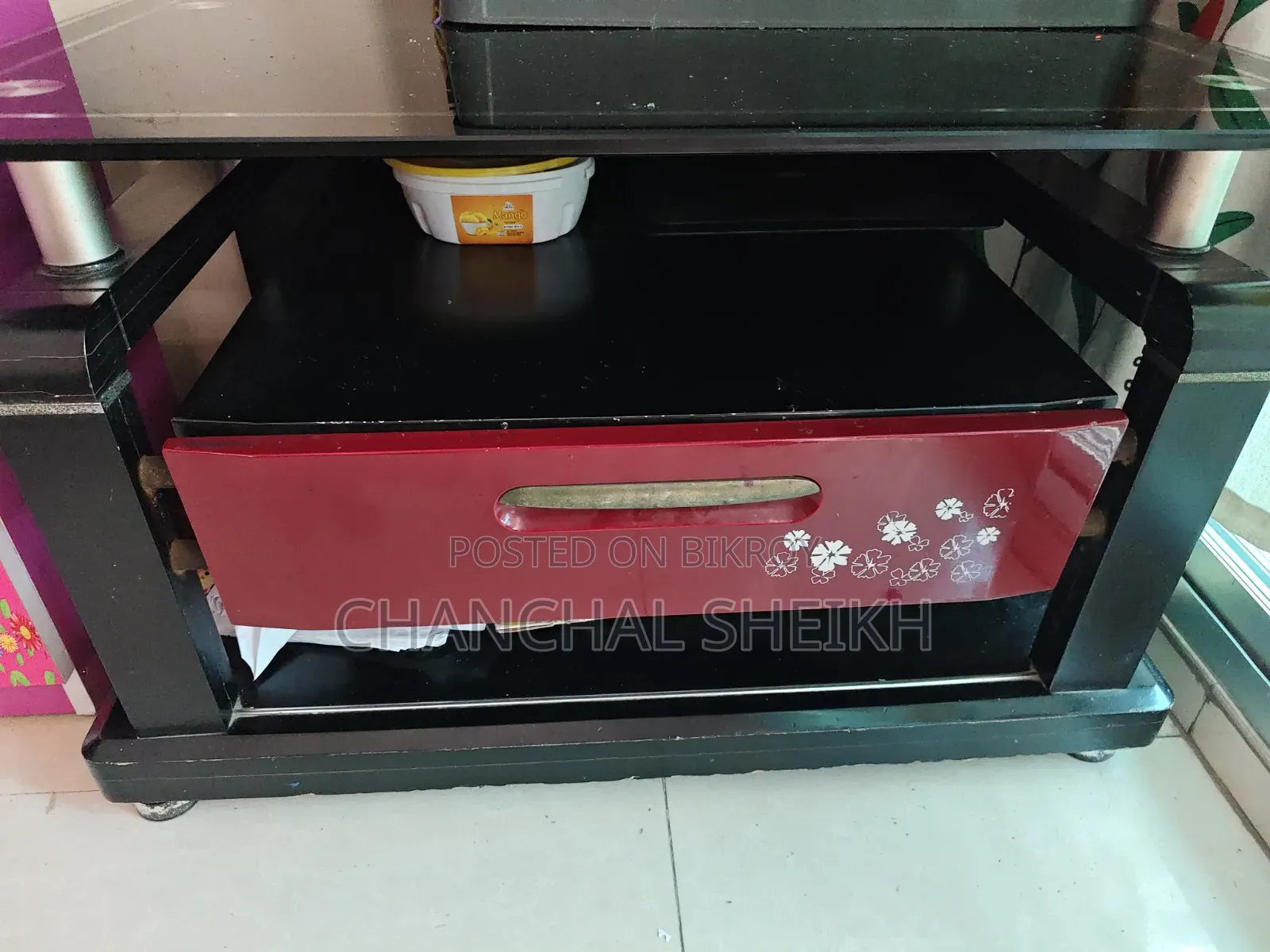 ব্যবহৃত টিভি ট্রলি বিক্রি করব