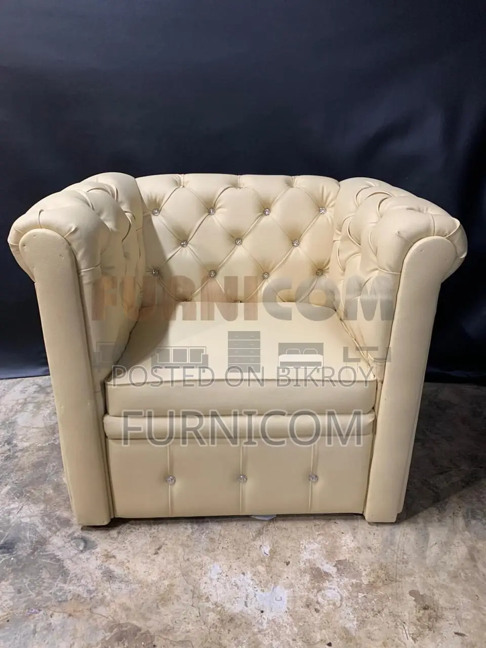 Chesterfield Armchair/ Single Seater Sofa for Home and Office Velvet U