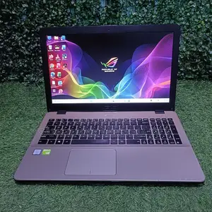 Laptop ASUS 4GB Intel SSD 500GB