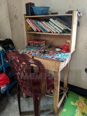 পড়ার টেবিলে ও আরএফএল চেয়ার