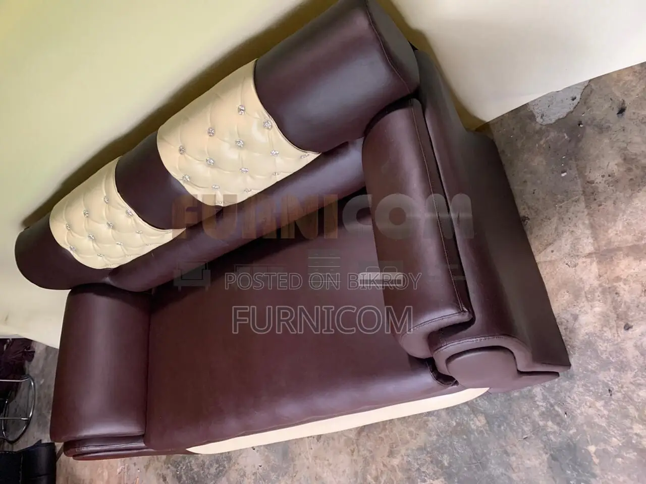 Round Wedge Luxury Sofa Set (2 seater)