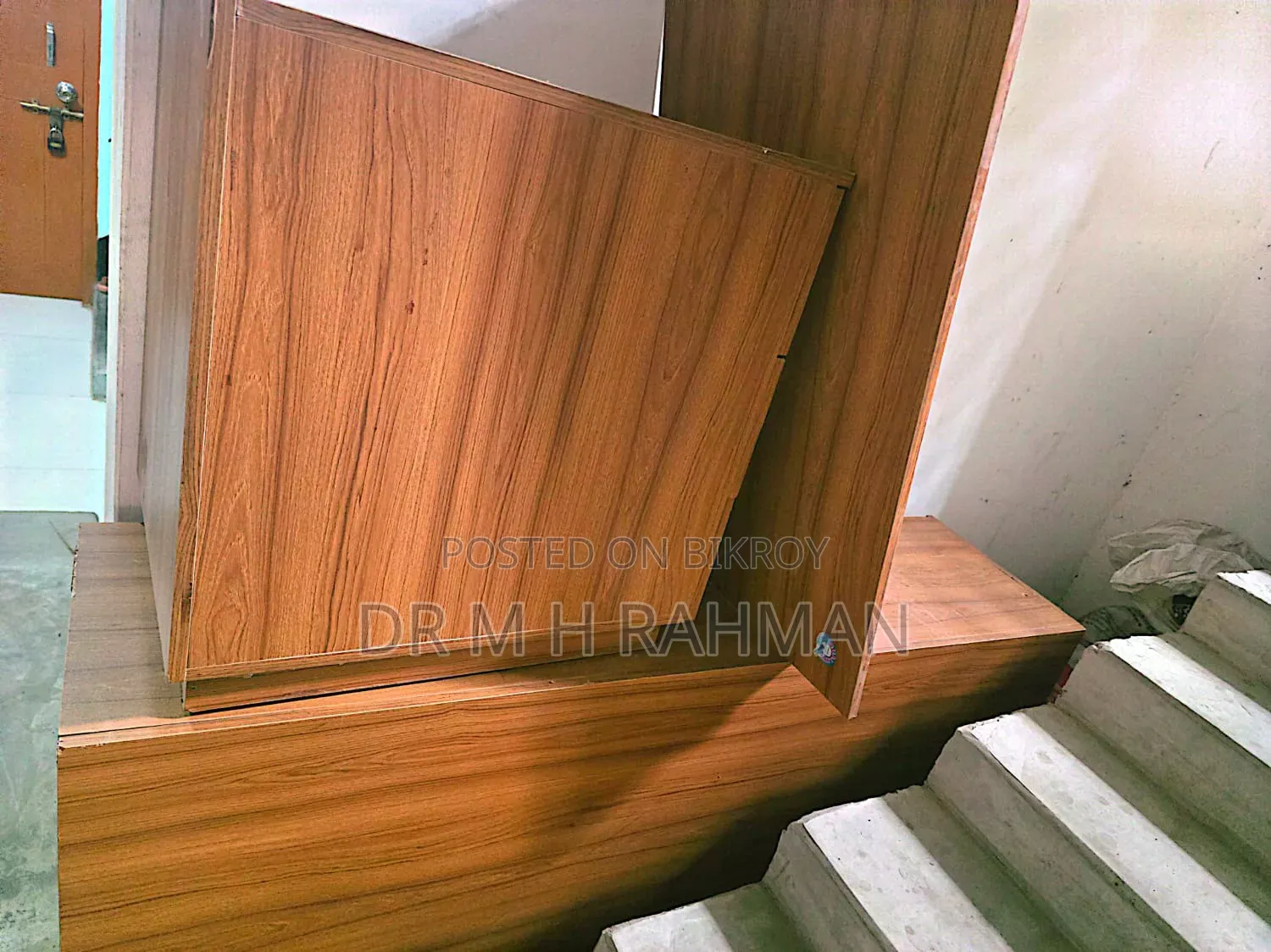 অফিস টেবিল চেয়ার
