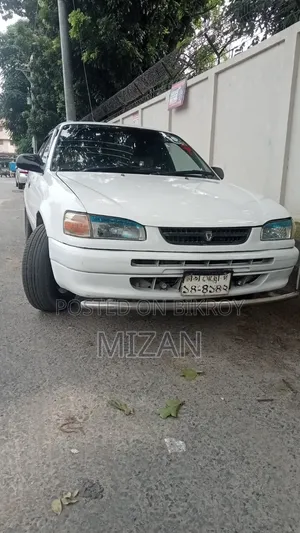 Toyota Corolla Automatic 1996 White
