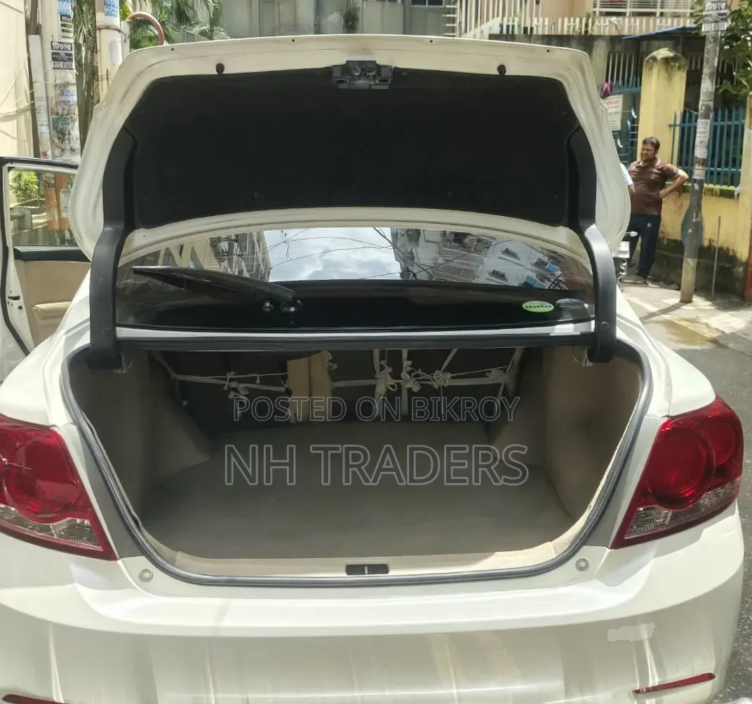টয়োটা এলিওন ২০১৪ পার্ল