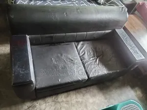 ২ আসনের সোফা