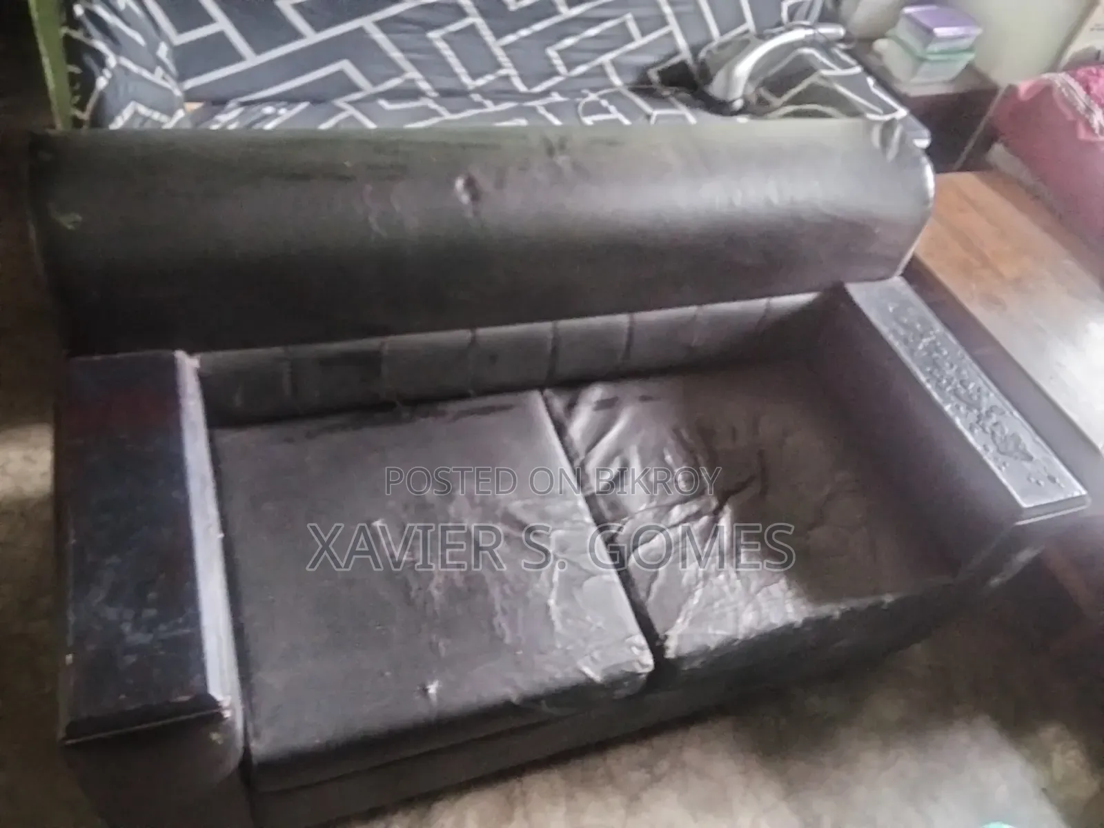 ২ আসনের সোফা