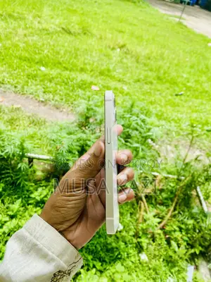 অ্যাপল আইফোন ১৩ ১২৮ জিবি হোয়াইট