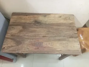 ১টি কাঠের টেবিল বিক্রয় করা হবে
