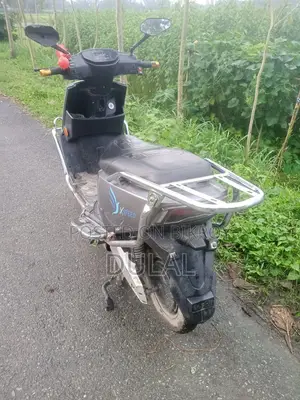 মোটরসাইকেল ২০২৪ সাদা