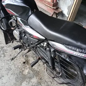 বাজাজ ডিসকভার ১০০ ২০১৫ কালো
