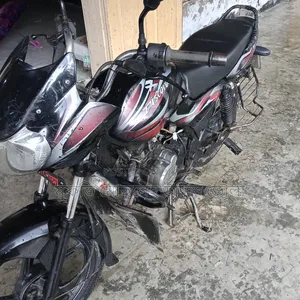 বাজাজ ডিসকভার ১০০ ২০১৫ কালো