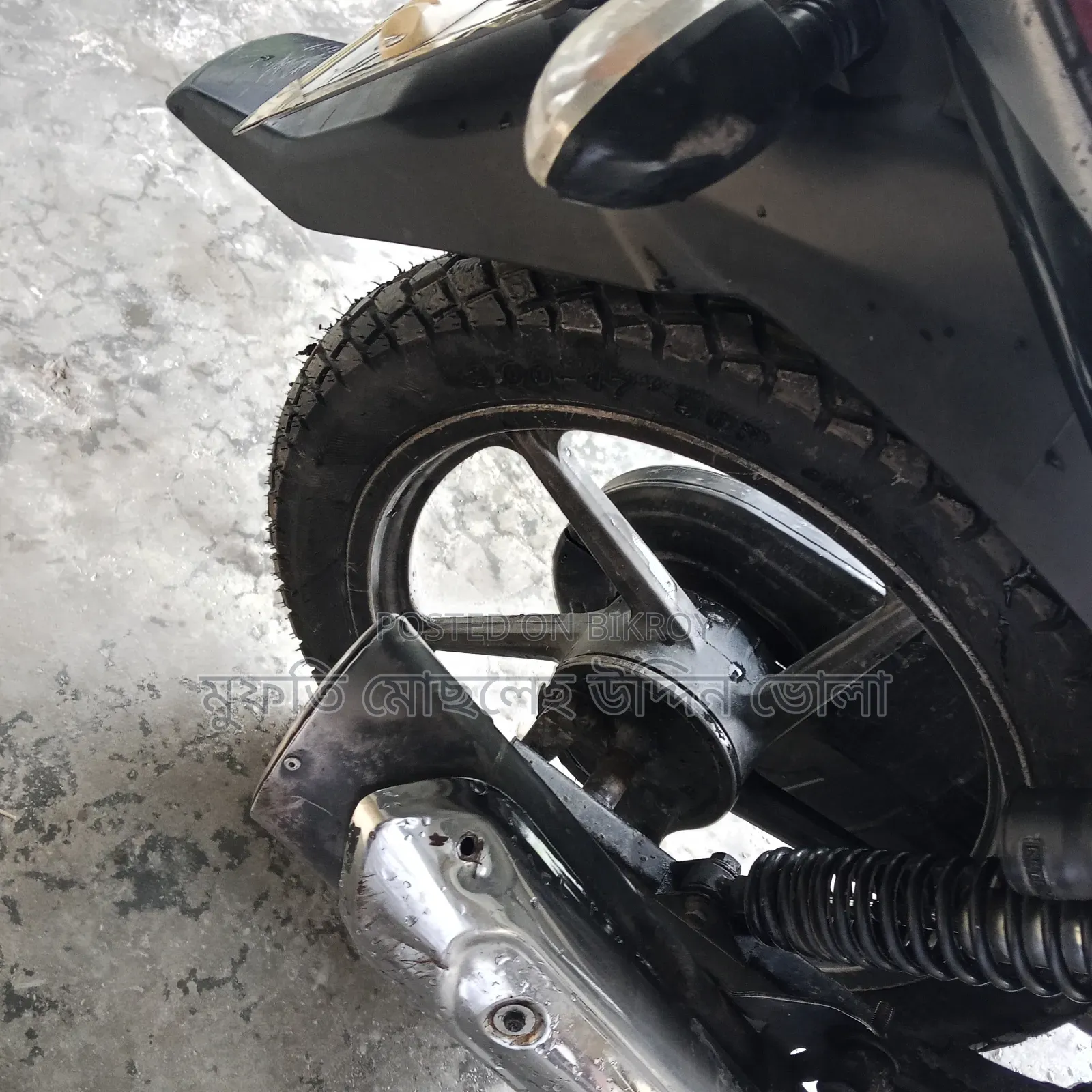 বাজাজ ডিসকভার ১০০ ২০১৫ কালো