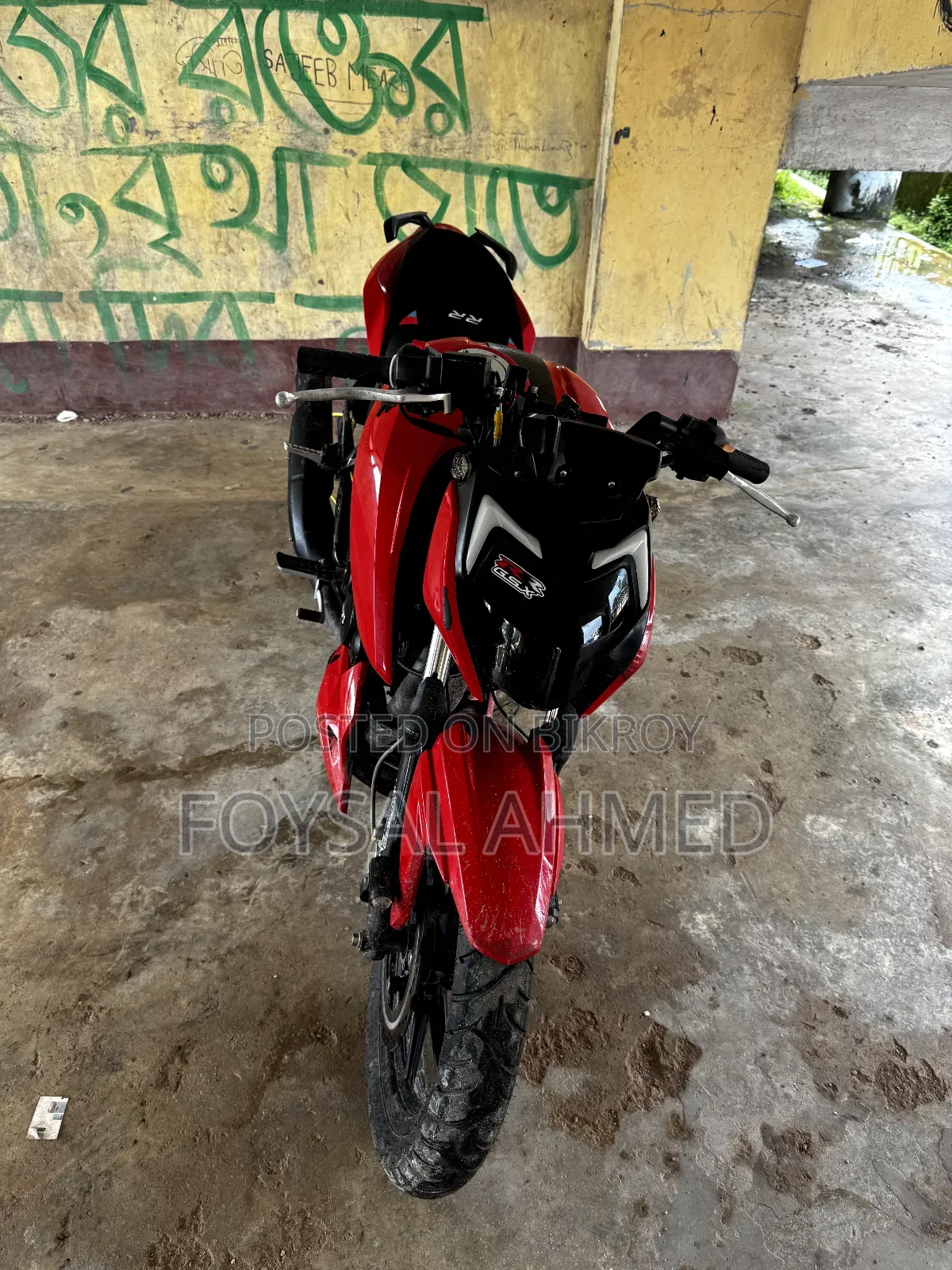 টিভিএস অ্যাপাচি আরটিআর ১৬০ ৪ভি ২০২১ লাল