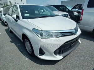 টয়োটা অ্যাক্সিও ২০২১ সাদা