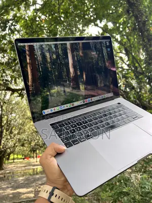 Laptop Apple MacBook 2019 16GB Intel Core I7 SSD 256GB