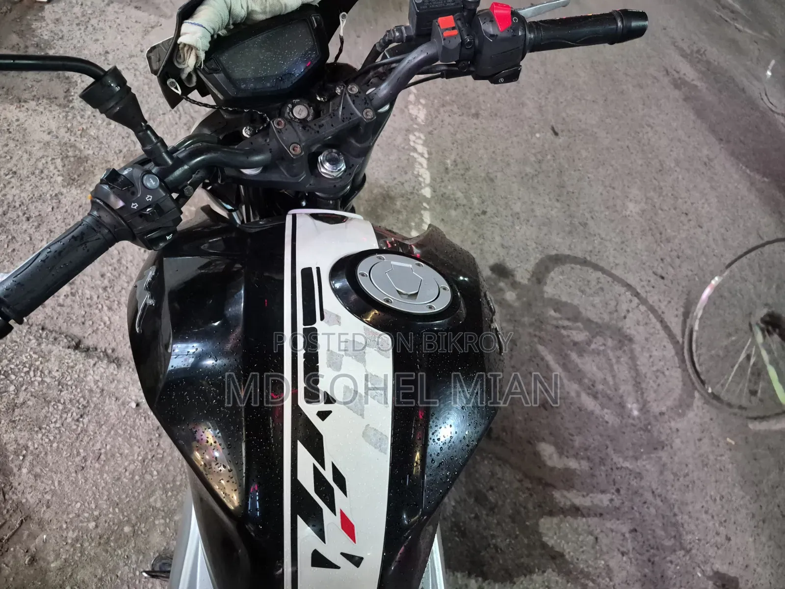 টিভিএস অ্যাপাচি আরটিআর ১৬০ ৪ভি ২০২১ ব্ল্যাক