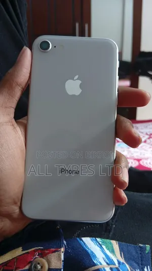 অ্যাপল আইফোন ৮ ৬৪ জিবি হোয়াইট