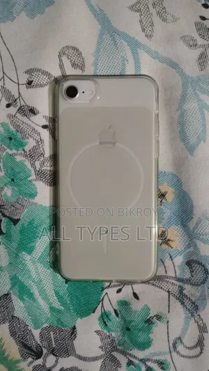 অ্যাপল আইফোন ৮ ৬৪ জিবি হোয়াইট