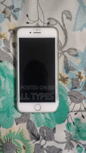 অ্যাপল আইফোন ৮ ৬৪ জিবি হোয়াইট