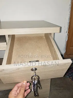 কম্পিউটার টেবিল/স্টাডি টেবিল – প্রায় নতুন
