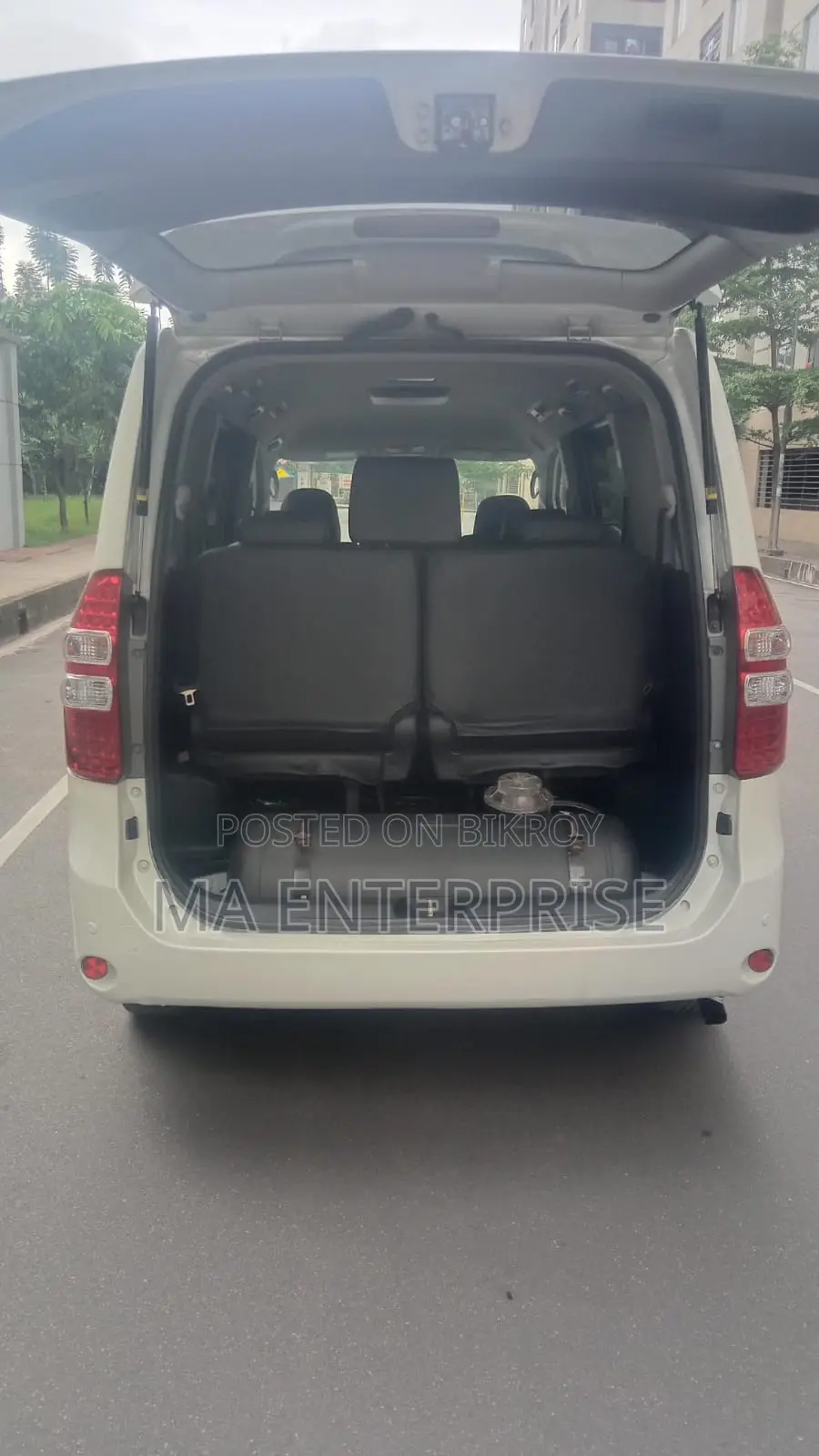Toyota Noah 2011 Pearl