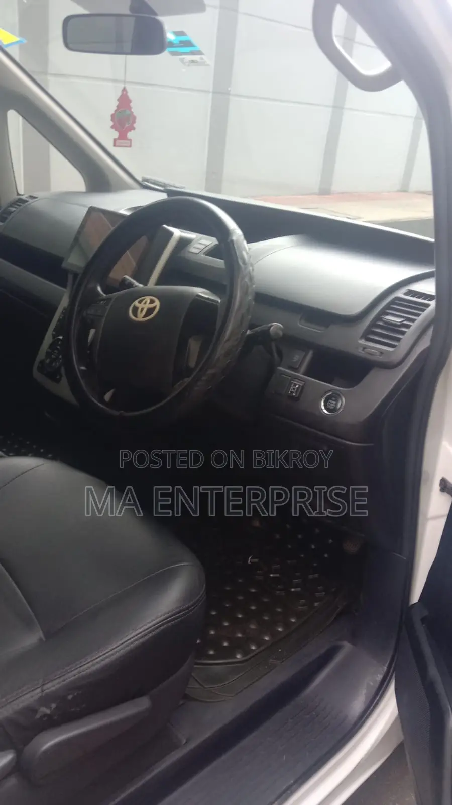 Toyota Noah 2011 Pearl
