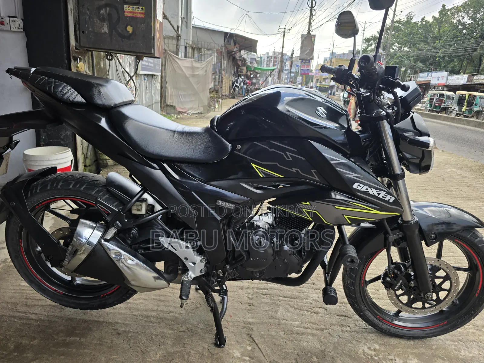 সুজুকি জিক্সার ২০২২ কালো