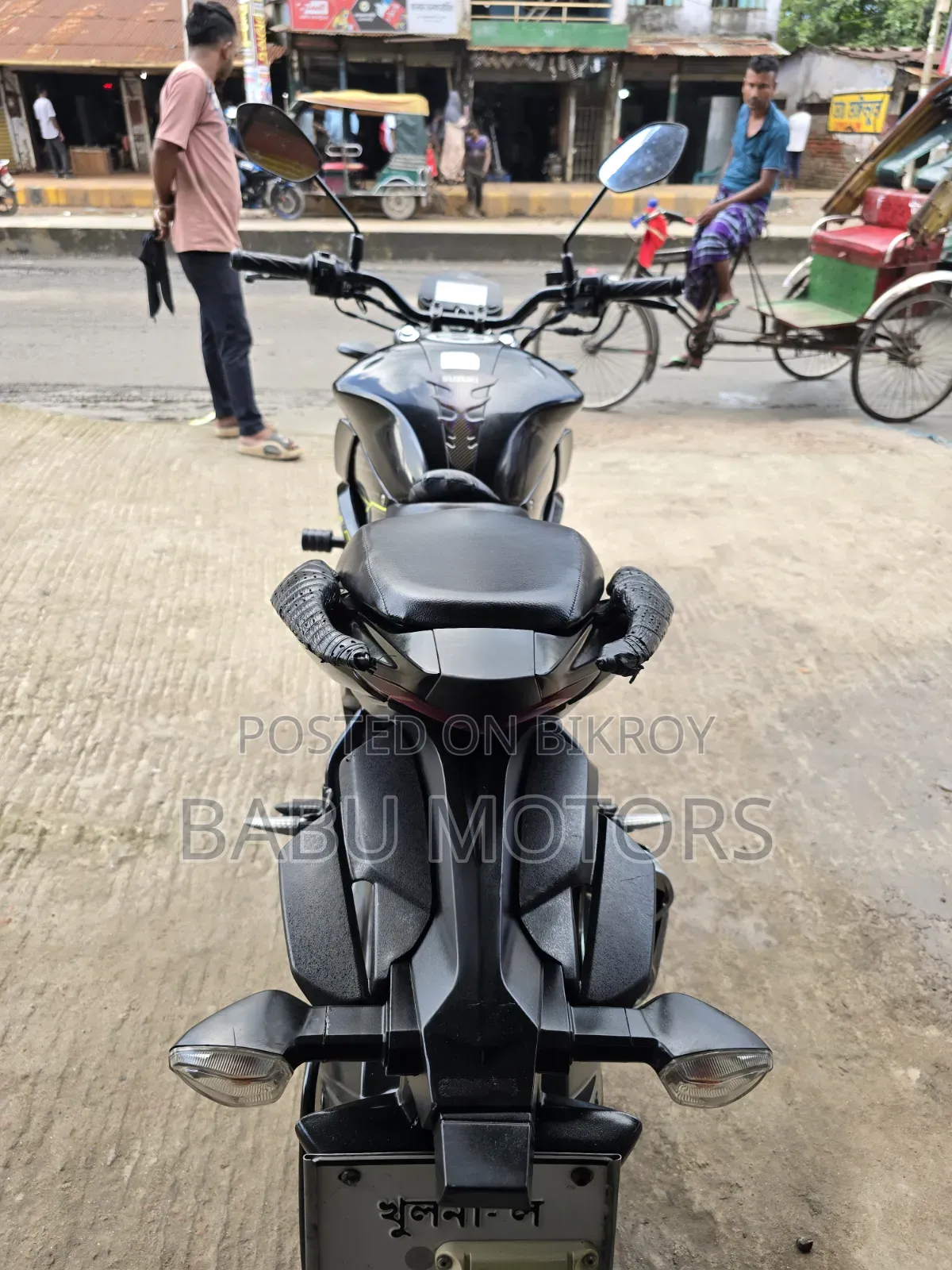 সুজুকি জিক্সার ২০২২ কালো