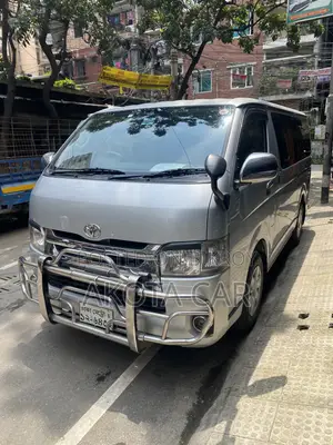 Toyota HiAce 2019 Silver