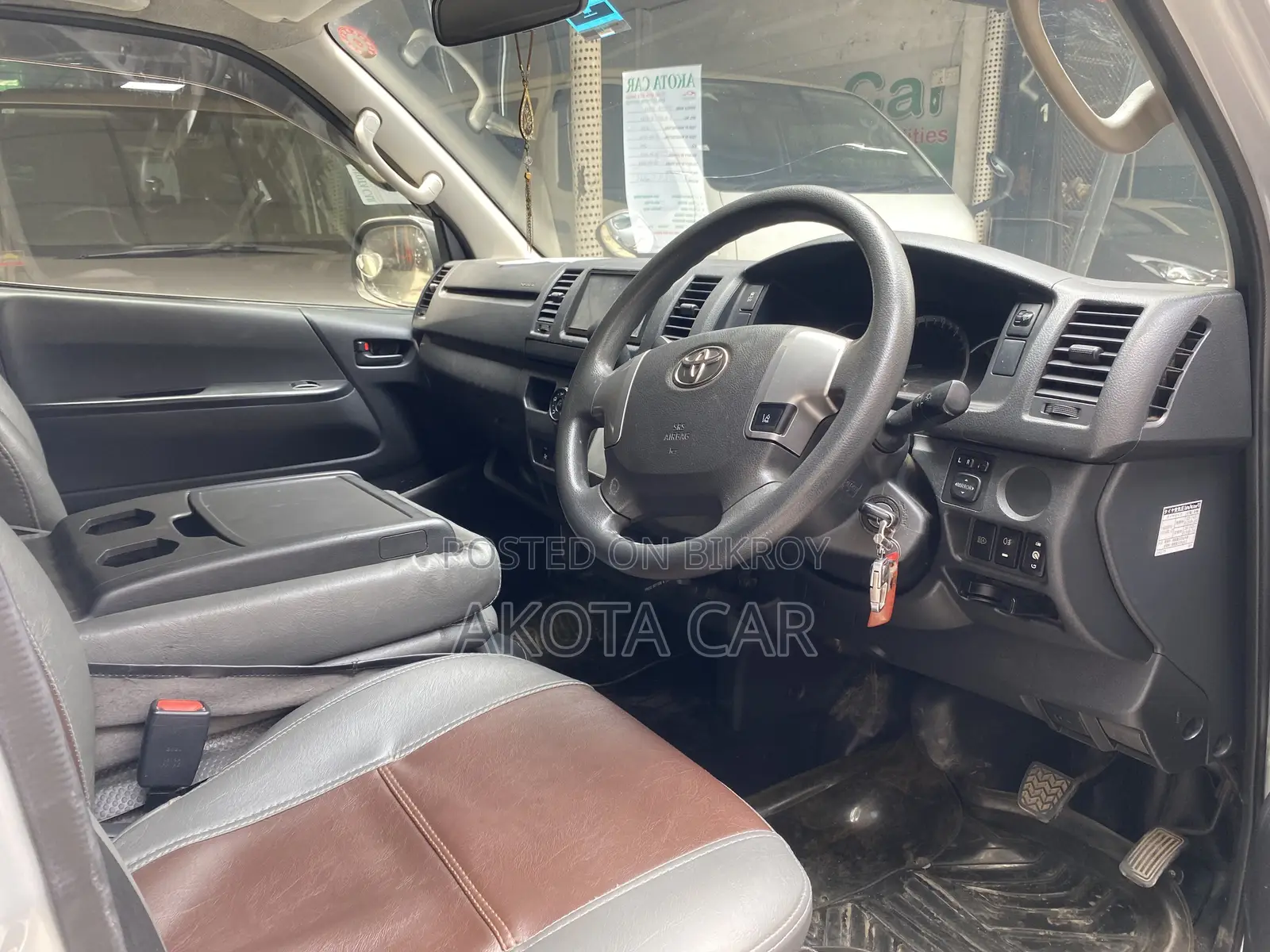 Toyota HiAce 2019 Silver