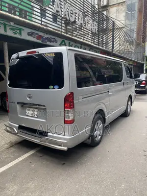 Toyota HiAce 2019 Silver