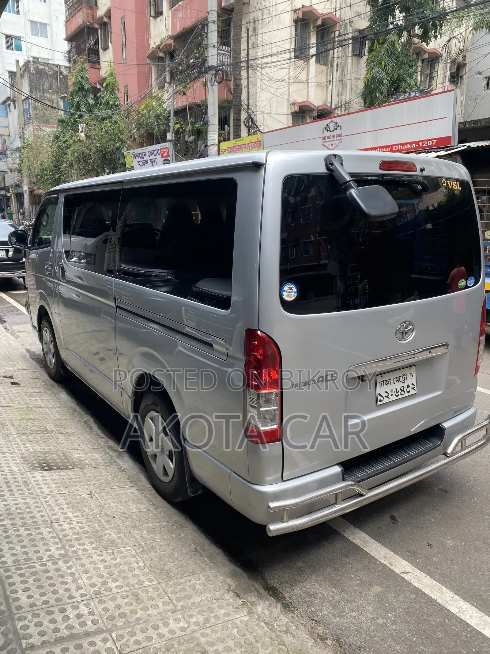 Toyota HiAce 2019 Silver