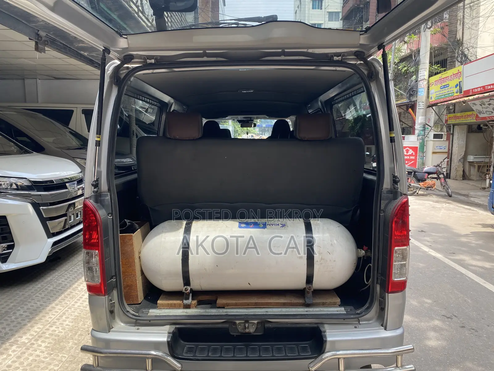 Toyota HiAce 2019 Silver