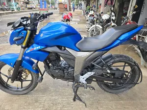 সুজুকি জিক্সার ২০২২ নীল