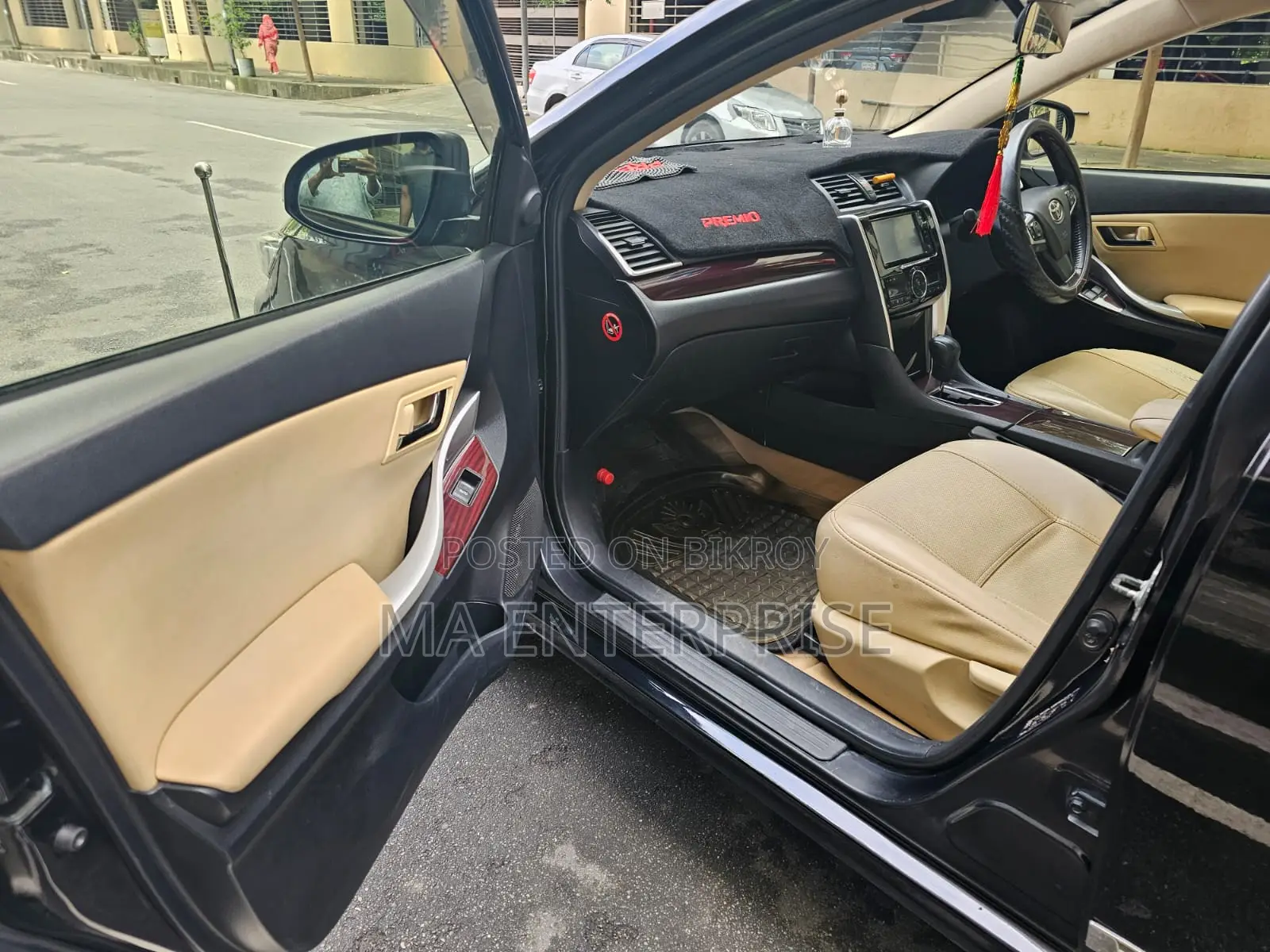 Toyota Premio 2016 Black