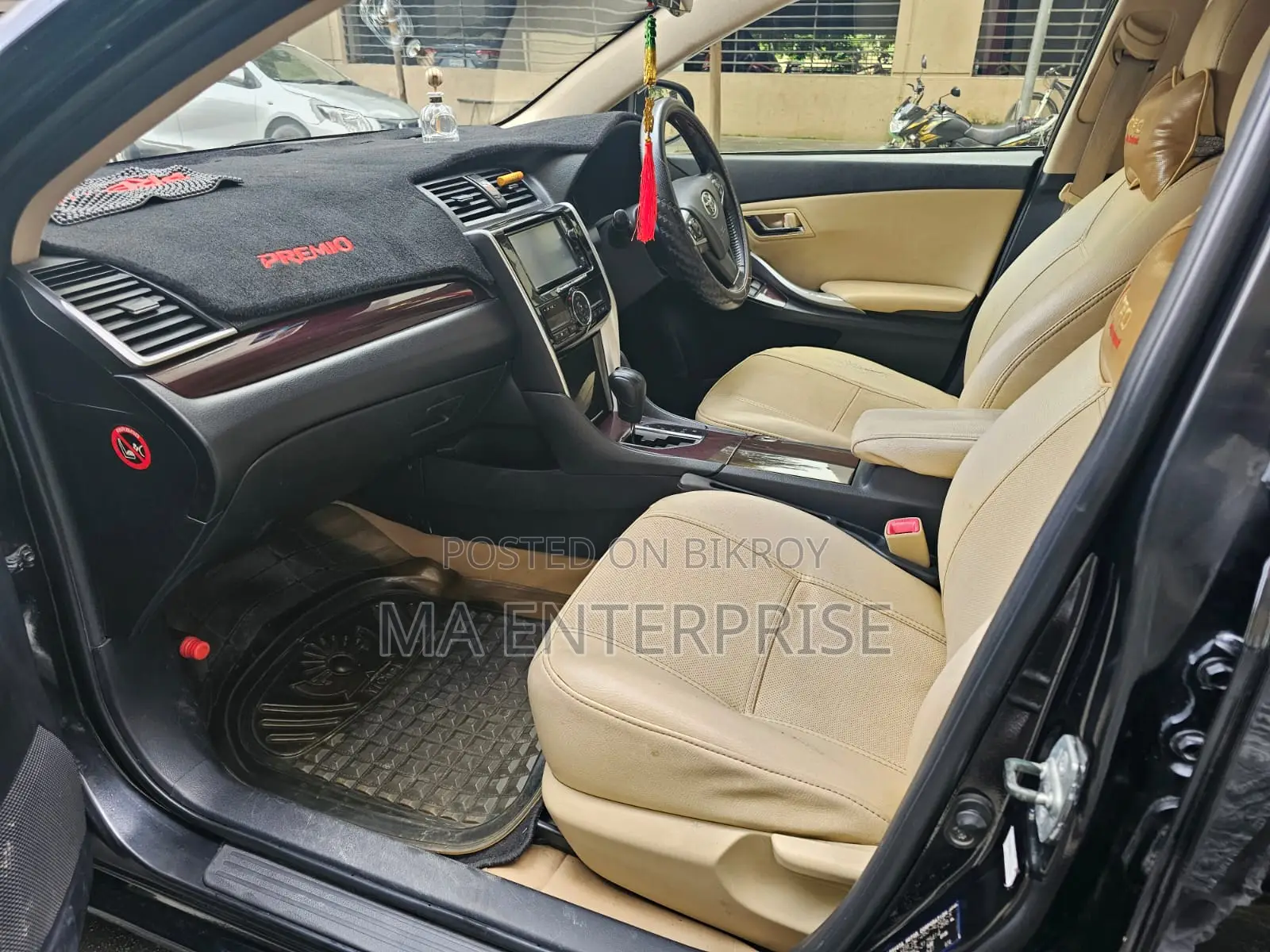Toyota Premio 2016 Black