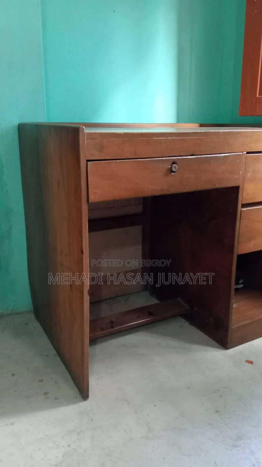 টেবিল (অফিস / হোম)