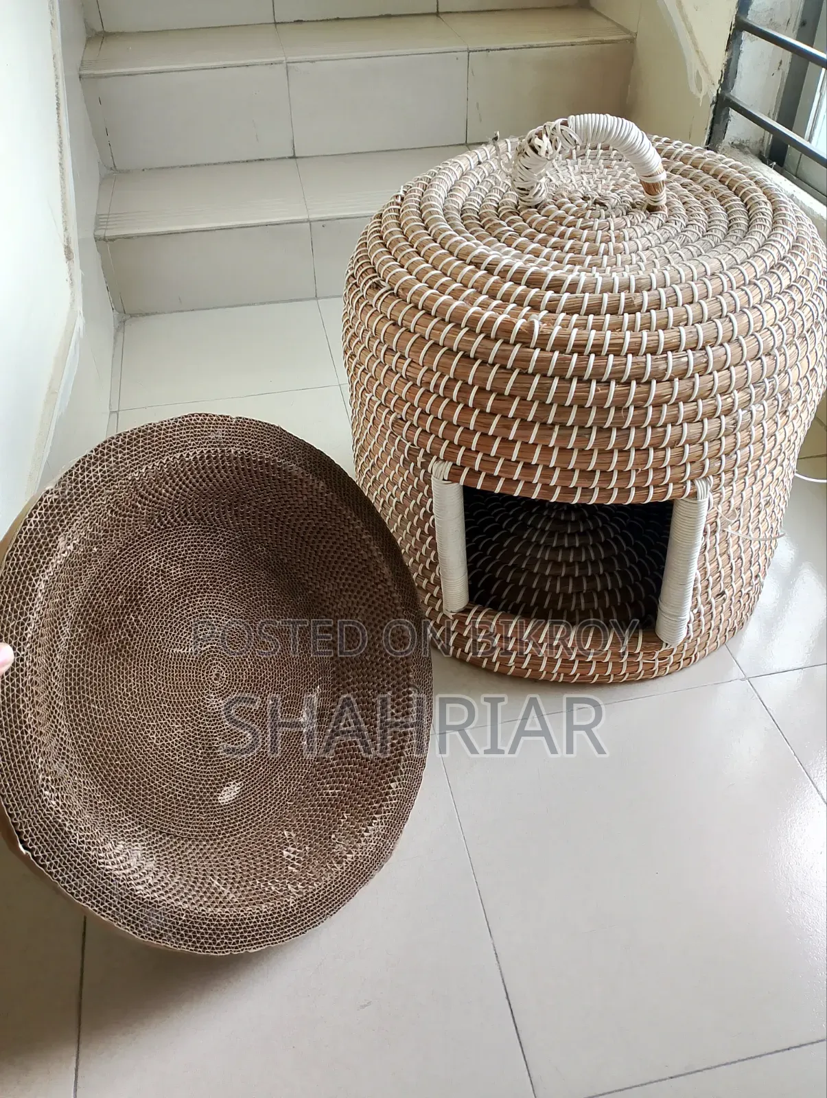 বিড়ালের ঘর এবং স্ক্র্যাচার