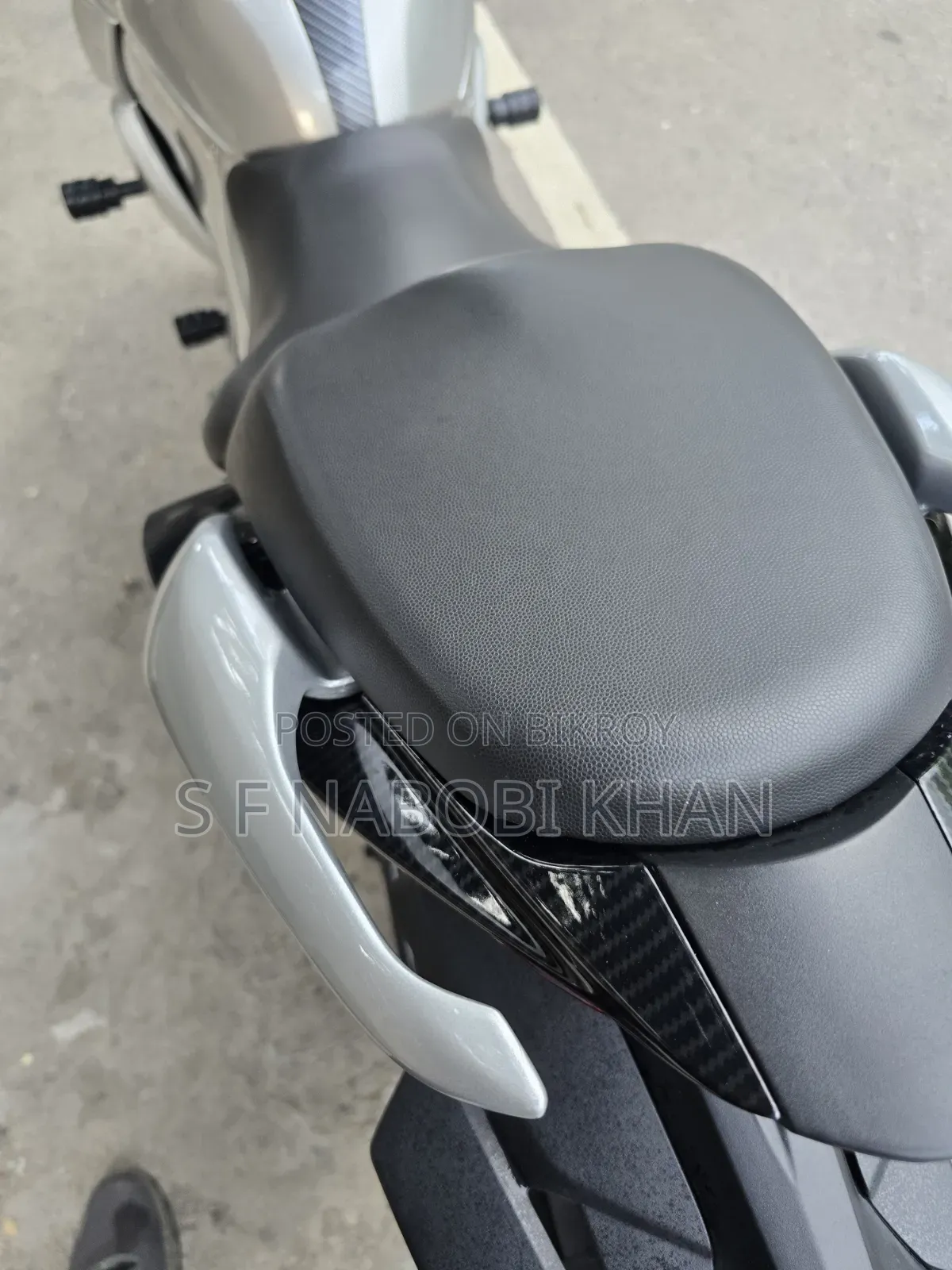 সুজুকি গিক্সার ২০২১ সিলভার
