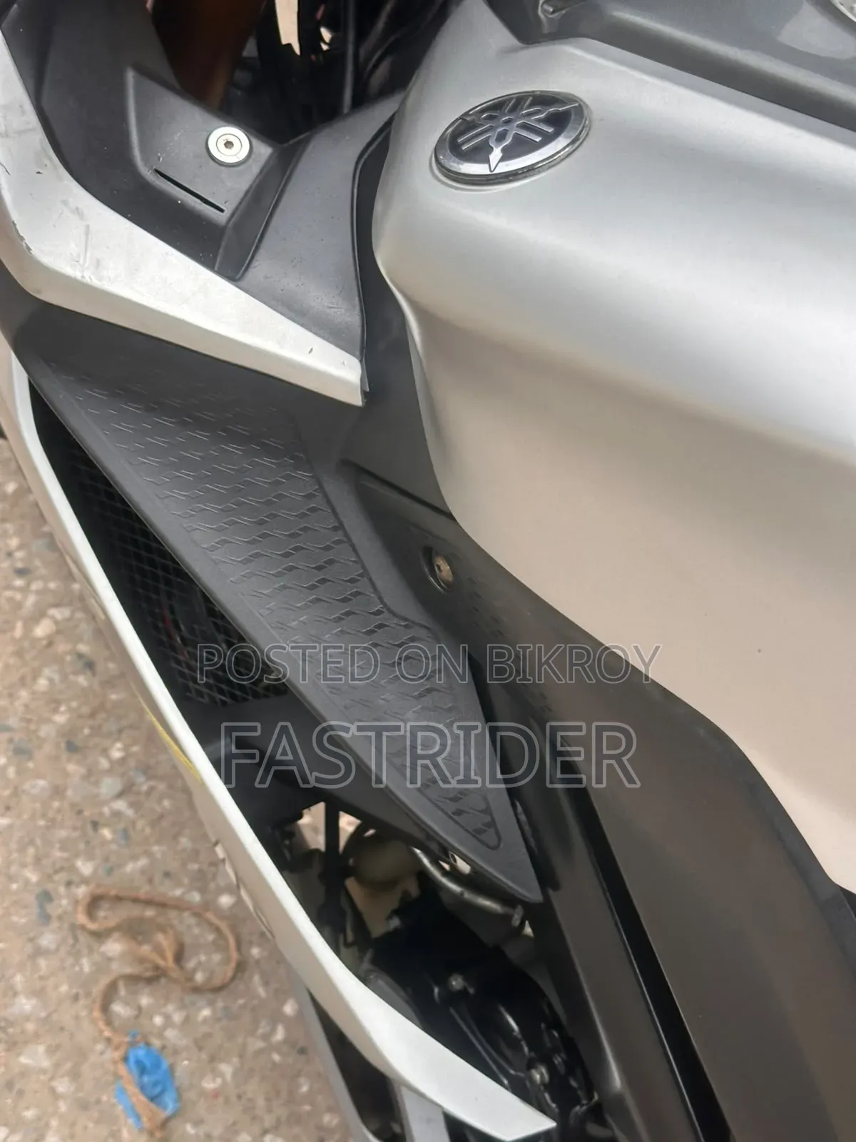 Yamaha R15 V3 2021 Gray