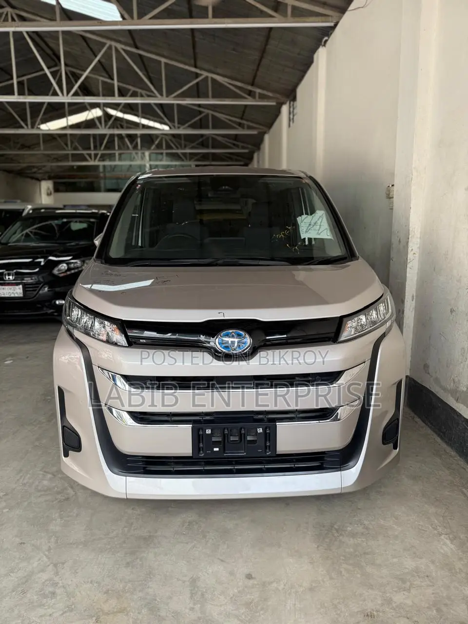 Toyota Noah 2022 Silver