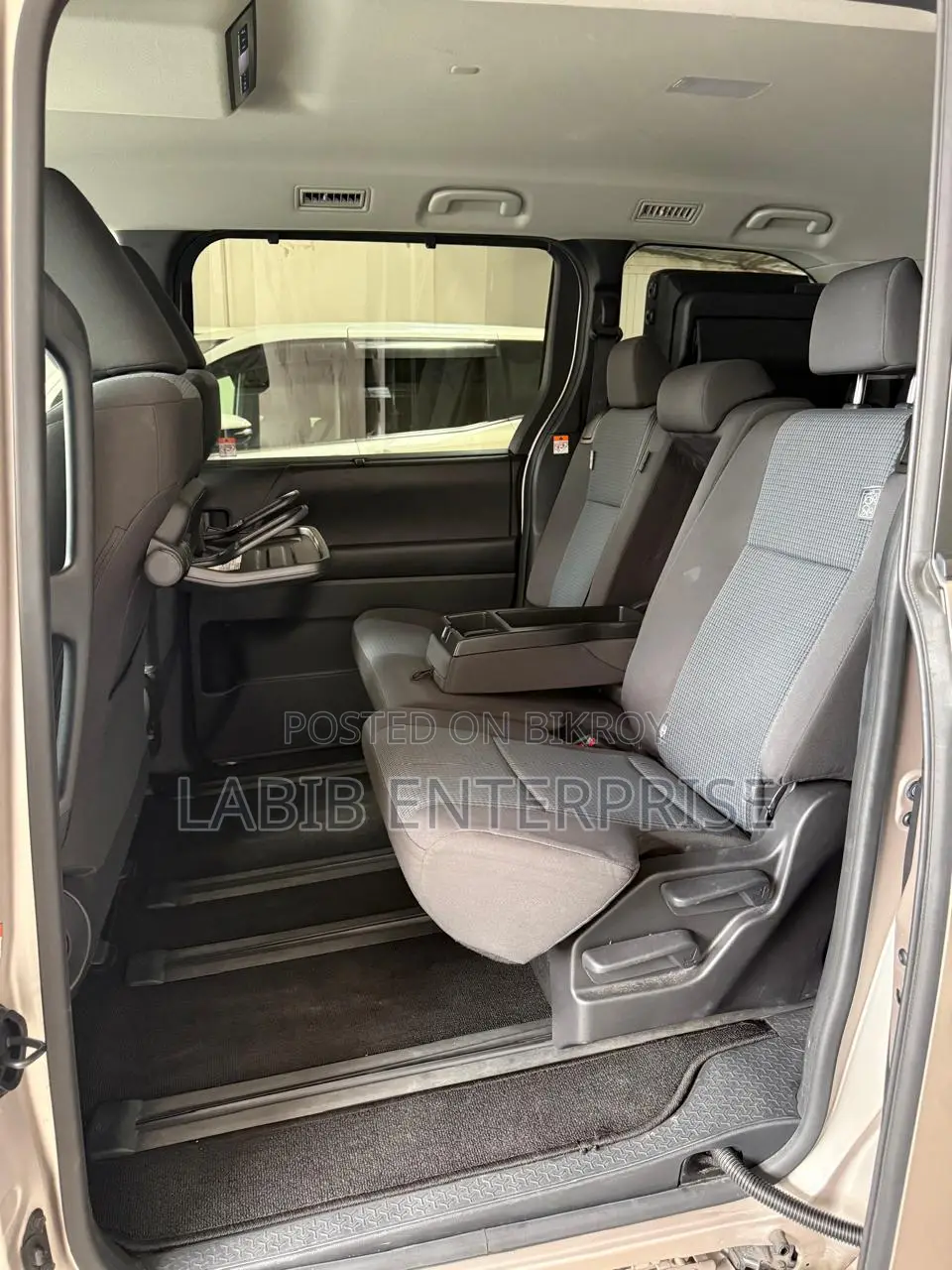Toyota Noah 2022 Silver