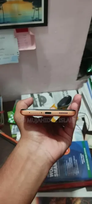 iQOO 256 GB Orange