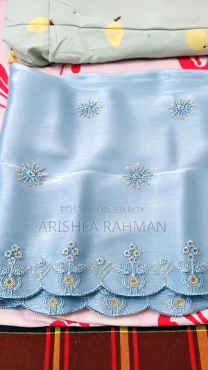 ইন্ডিয়ান এমব্রয়ডারি কাজ করা থ্রি পিস